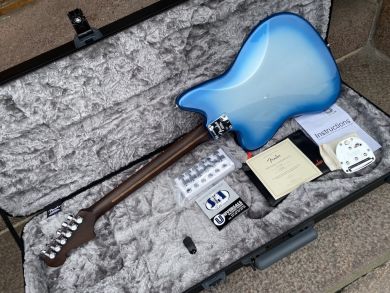 FENDER LIMITED EDITION AMERICAN PROFESSIONAL JAZZMASTER 2020