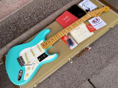 FENDER AMERICAN VINTAGE II 1957 STRATOCASTER, Sea Foam Green
