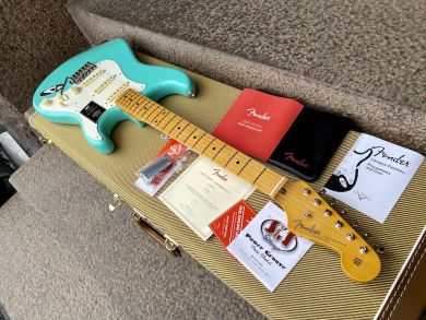 FENDER AMERICAN VINTAGE II 1957 STRATOCASTER, Sea Foam Green