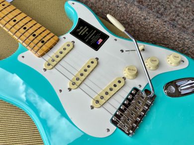 FENDER AMERICAN VINTAGE II 1957 STRATOCASTER, Sea Foam Green
