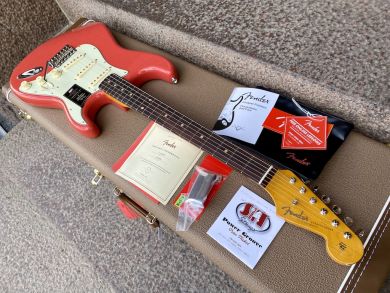 FENDER AMERICAN VINTAGE II 1961 STRATOCASTER, Fiesta Red