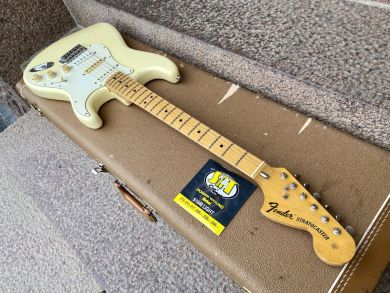 FENDER STRATOCASTER 1974