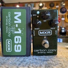 MXR CARBON COPY ANALOG DELAY