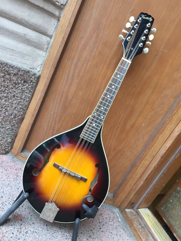 KENTUCKY KM150 MANDOLIN Kitarapaja