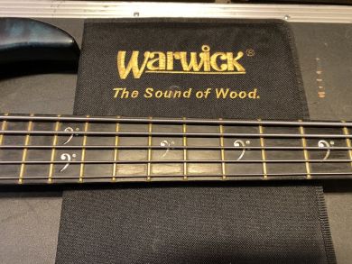 WARWICK VAMPYRE LTD 5-STRING 2006