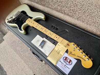 FENDER 25th ANNIVERSARY STRATOCASTER 1979