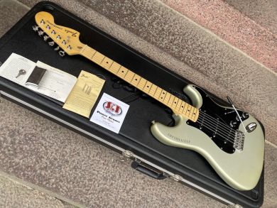 FENDER 25th ANNIVERSARY STRATOCASTER 1979