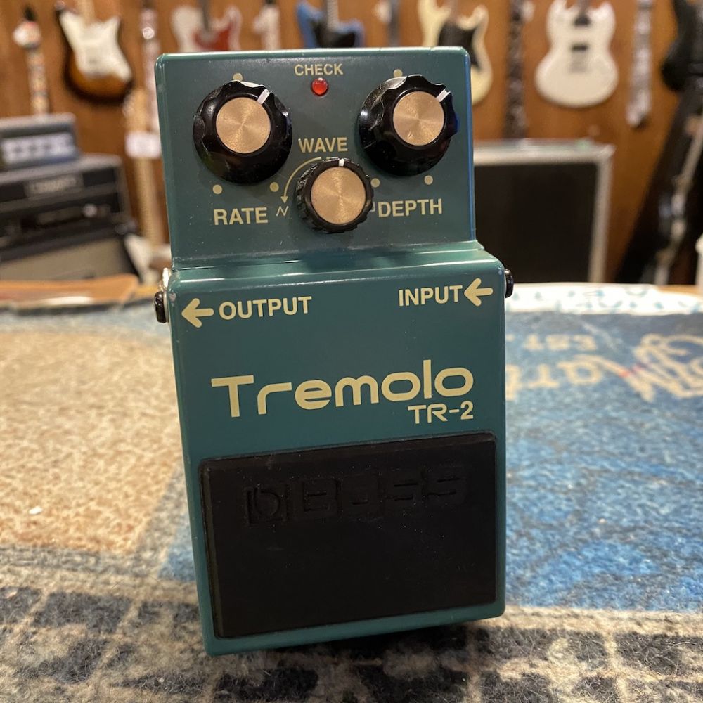 BOSS TR2 TREMOLO Kitarapaja