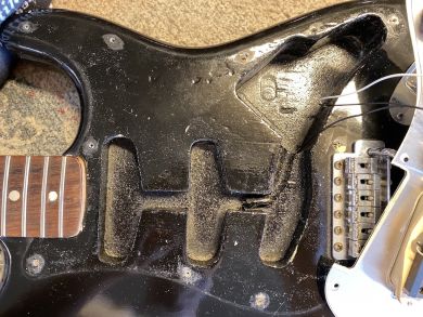 FENDER STRATOCASTER 74/76