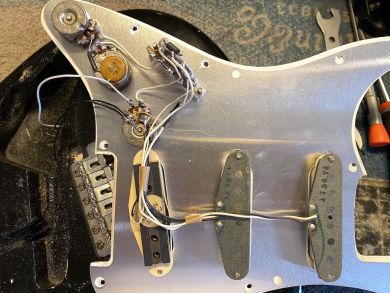 FENDER STRATOCASTER 74/76