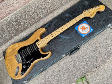 FENDER 25th ANNIVERSARY STRATOCASTER 1979