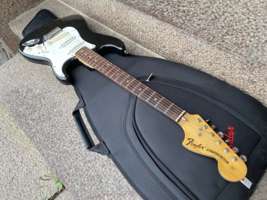 FENDER STRATOCASTER 74/76