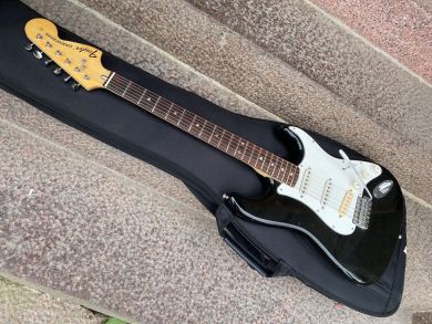 FENDER STRATOCASTER 74/76