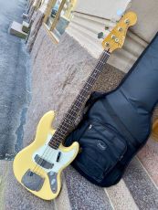FENDER LIMITED EDITION LAURA LEE JAZZ BASS, Vintage White