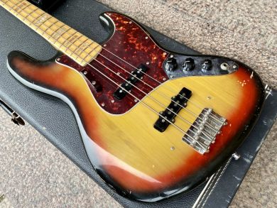 FENDER JAZZ BASS 1974