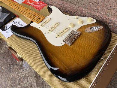 FENDER STORIES COLLECTION ERIC JOHNSON 1954 "VIRGINIA" STRATOCASTER®