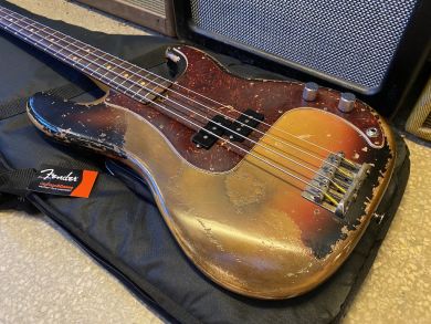 FENDER AMERICAN STANDARD PRECISION BASS 2013