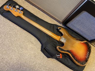 FENDER AMERICAN STANDARD PRECISION BASS 2013