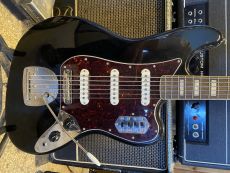 SQUIER CLASSIC VIBE BASS VI 2022