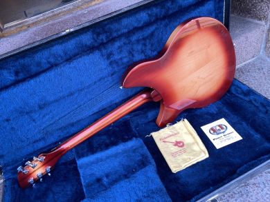 RICKENBACKER 330 1990