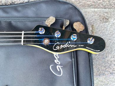 GODIN A4 ULTRA FRETLESS