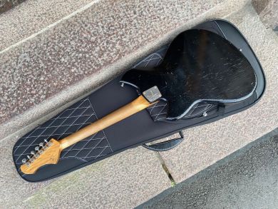 NOVO SERUS J, Bull Black