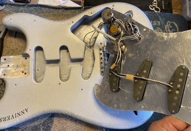 FENDER 25th ANNIVERSARY STRATOCASTER 1979