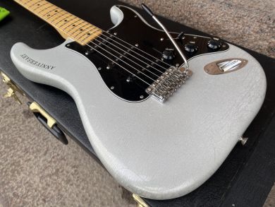 FENDER 25th ANNIVERSARY STRATOCASTER 1979