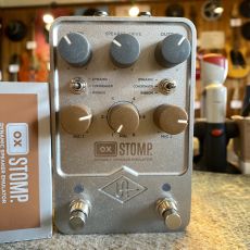 UNIVERSAL AUDIO OX STOMP DYNAMIC SPEAKER EMULATOR