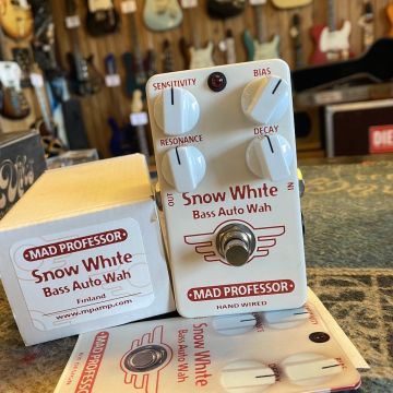 MAD PROFESSOR SNOW WHITE BASS AUTO WAH HAND WIRED