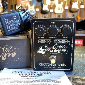 ELECTRO-HARMONIX GOOD VIBES ANALOG MODULATOR