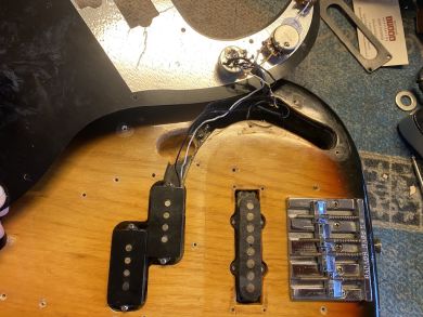 FENDER PRECISION BASS 1979