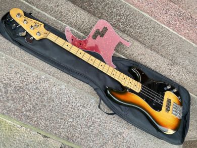 FENDER PRECISION BASS 1979