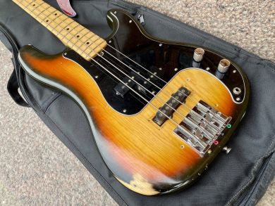 FENDER PRECISION BASS 1979