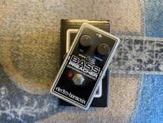 ELECTRO-HARMONIX BASS PREACHER 