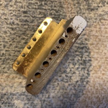 FENDER LEFTHANDED STRAT BRIDGE