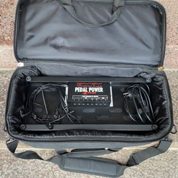 VOODOO LAB DINGBAT SMALL PEDALBOARD w/PEDAL POWER 2+ & GIGBAG