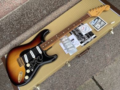 FENDER SRV STRATOCASTER 2007