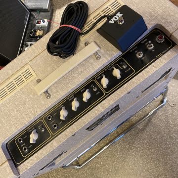 VOX AC15HW1X HAND-WIRED COMBO w/TROLLEY