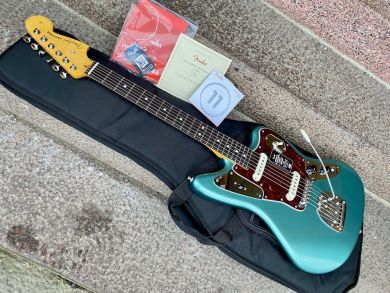 FENDER AMERICAN PROFESSIONAL CLASSIC JAGUAR, Faded Sherwood Green Metallic