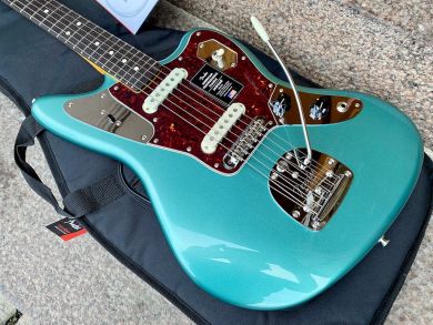 FENDER AMERICAN PROFESSIONAL CLASSIC JAGUAR, Faded Sherwood Green Metallic