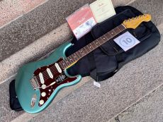 FENDER AMERICAN PROFESSIONAL CLASSIC STRATOCASTER, Faded Sherwood Green Metallic