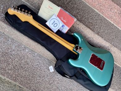 FENDER AMERICAN PROFESSIONAL CLASSIC STRATOCASTER, Faded Sherwood Green Metallic