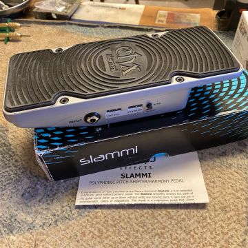 ELECTRO-HARMONIX SLAMMI POLYPHONIC PITCH-SHIFTER/HARMONY PEDAL