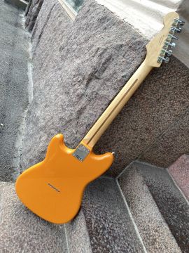 FENDER DUO-SONIC 2017