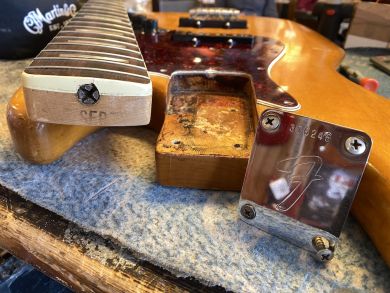 FENDER JAZZ BASS 1973