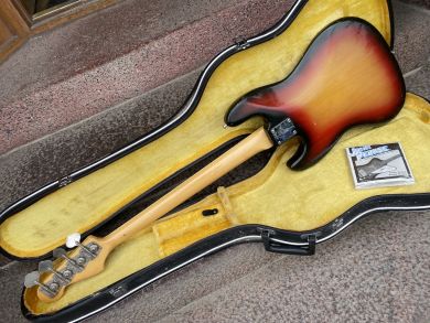 FENDER JAZZ BASS 1974