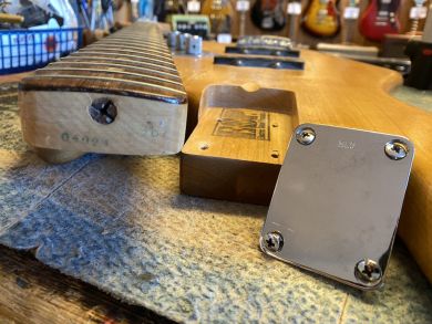 FENDER / ESP JAZZ BASS 