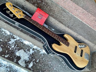 FENDER / ESP JAZZ BASS 