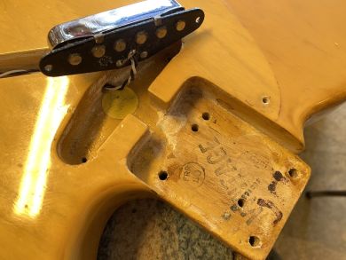 FENDER AMERICAN VINTAGE ´52 TELECASTER 1982